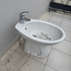 Биде со чешма - Image 1