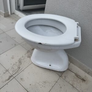 Тоалетна шолја со казанче - Image 3